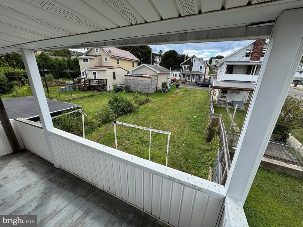 6 S SPRUCE STREET Mount Carmel, PA 17851