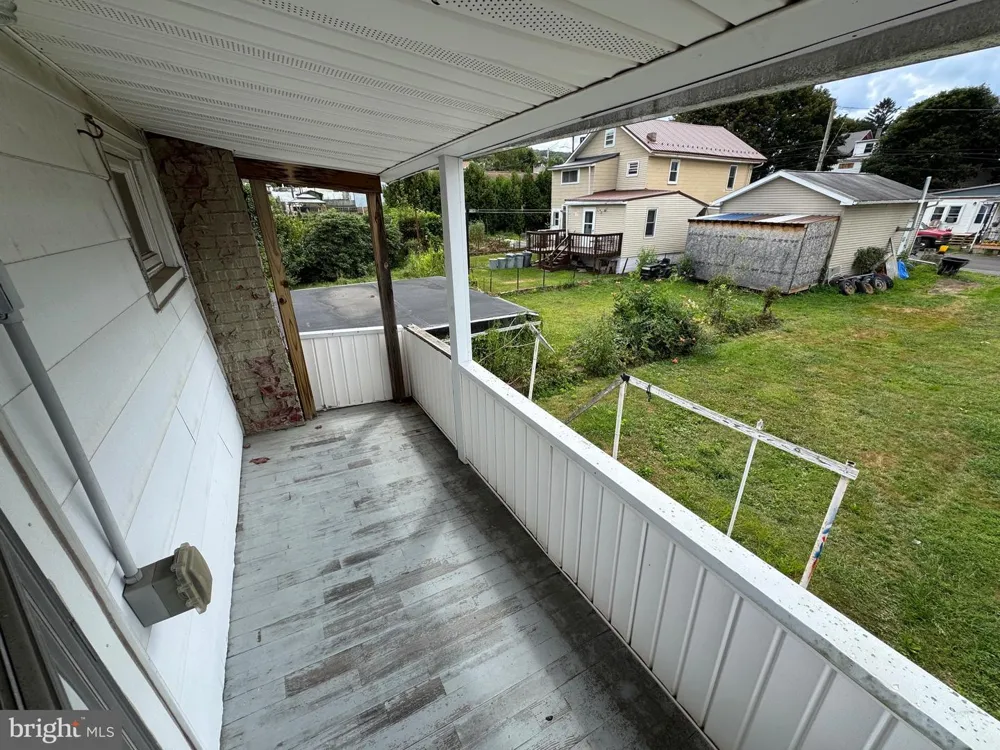 6 S SPRUCE STREET Mount Carmel, PA 17851