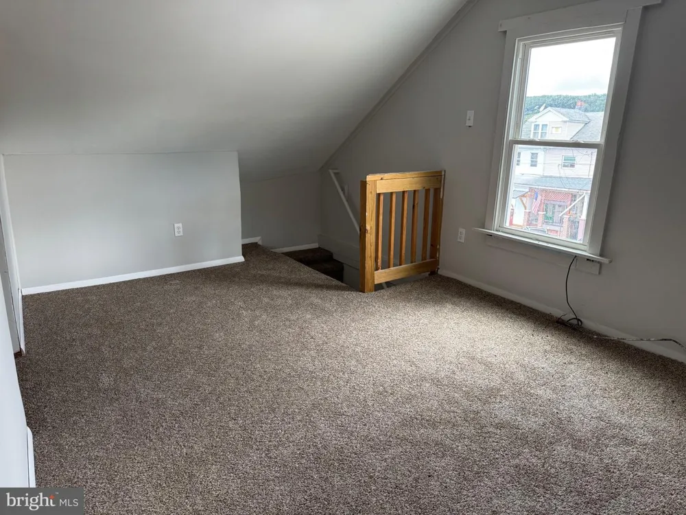 6 S SPRUCE STREET Mount Carmel, PA 17851