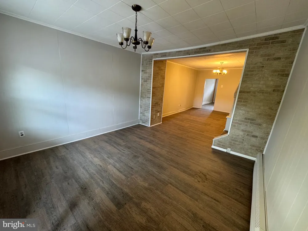 6 S SPRUCE STREET Mount Carmel, PA 17851