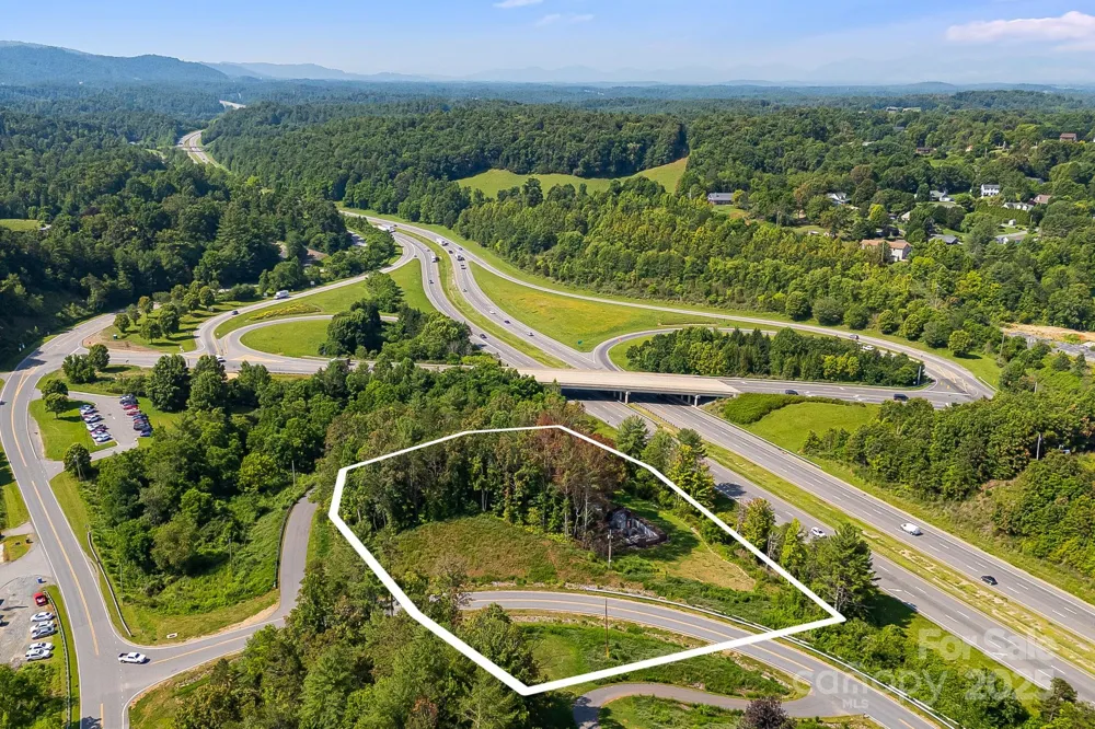 1672 Crossroads Parkway Mars Hill, NC 28754