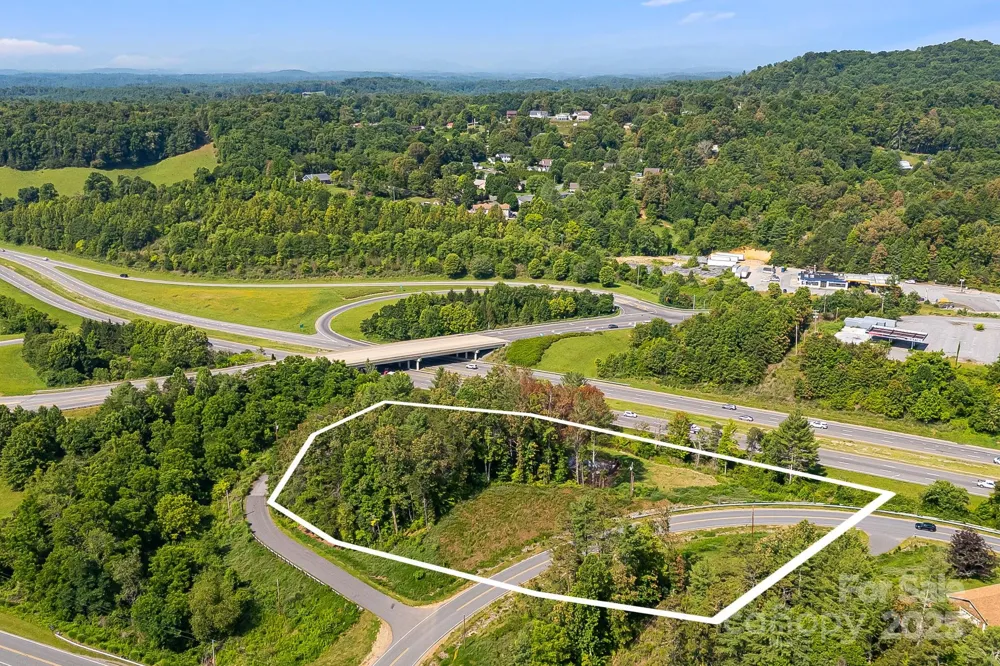 1672 Crossroads Parkway Mars Hill, NC 28754