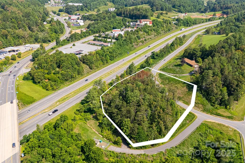 1672 Crossroads Parkway Mars Hill, NC 28754