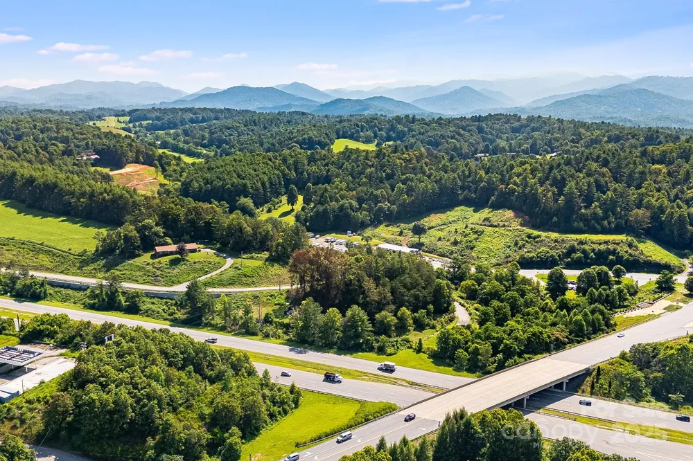 1672 Crossroads Parkway Mars Hill, NC 28754