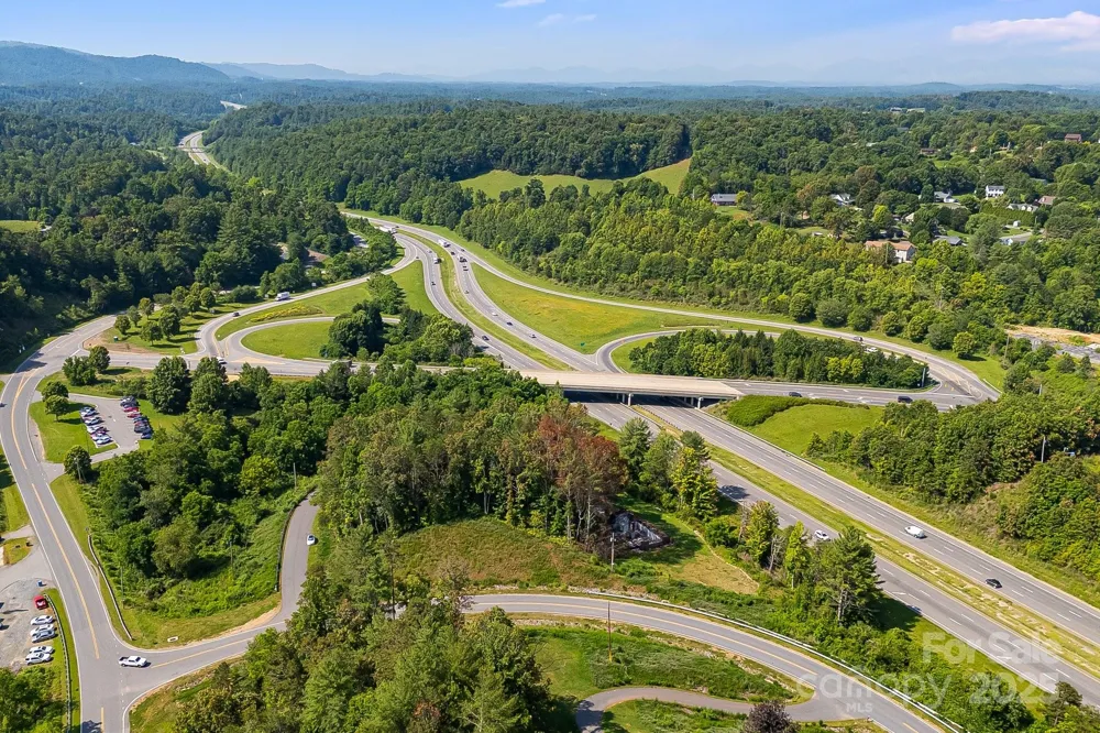 1672 Crossroads Parkway Mars Hill, NC 28754
