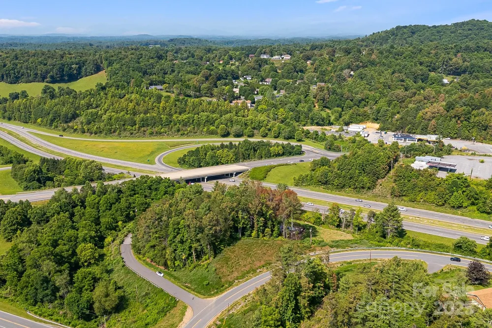1672 Crossroads Parkway Mars Hill, NC 28754