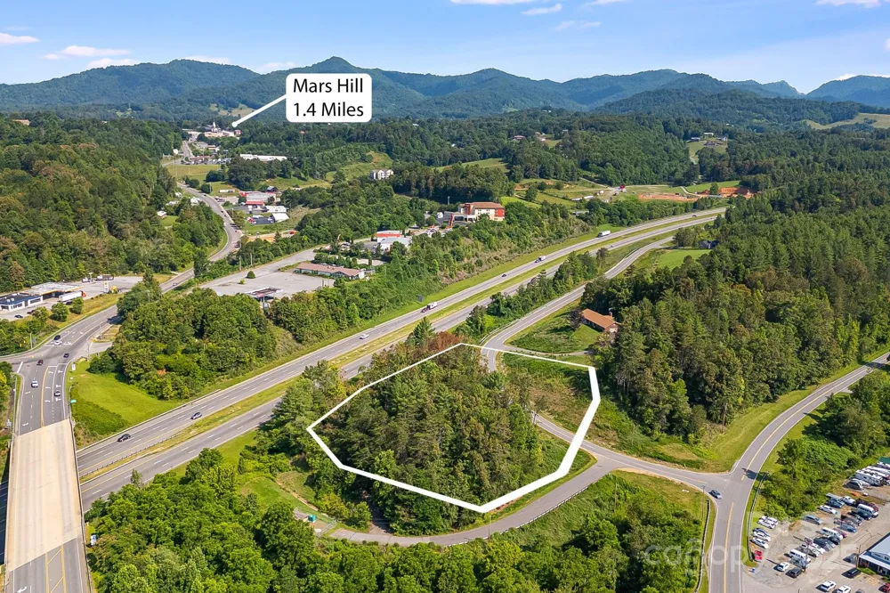 1672 Crossroads Parkway Mars Hill, NC 28754