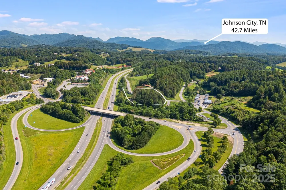 1672 Crossroads Parkway Mars Hill, NC 28754