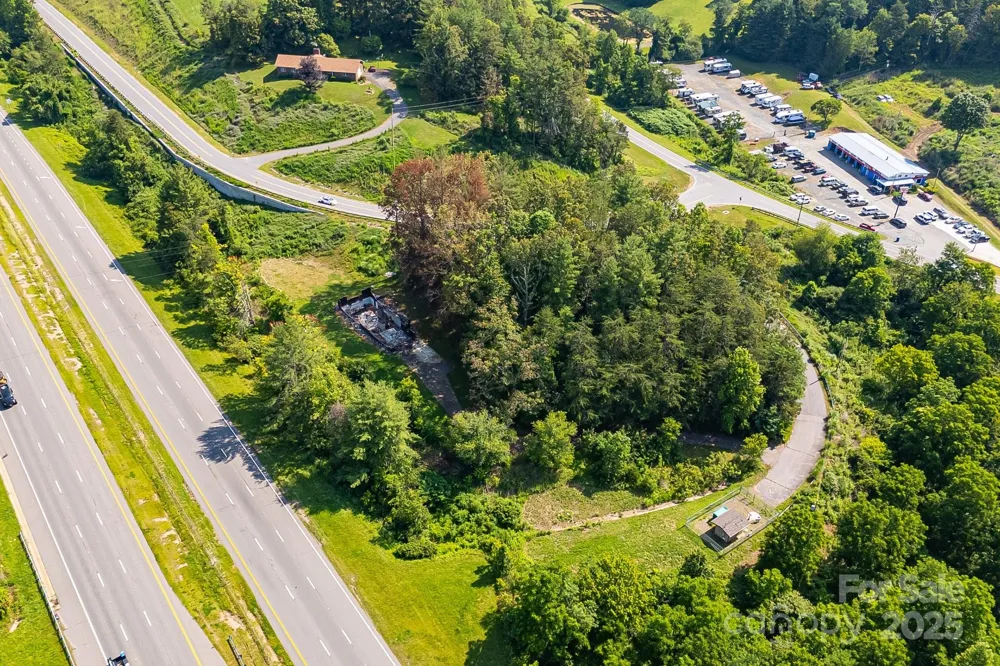 1672 Crossroads Parkway Mars Hill, NC 28754