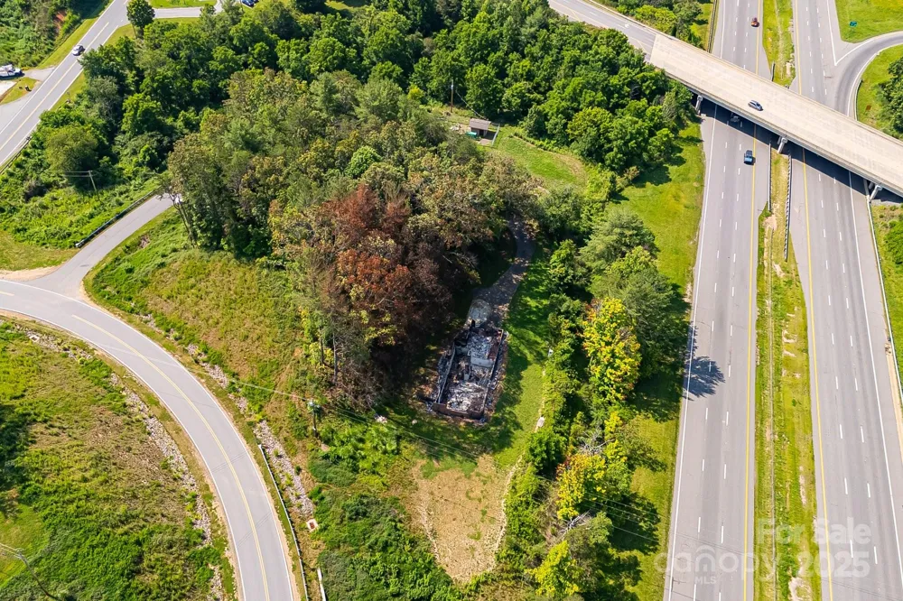 1672 Crossroads Parkway Mars Hill, NC 28754