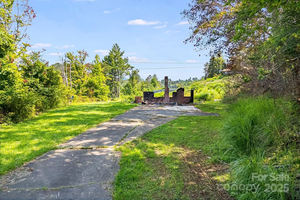 1672 Crossroads Parkway Mars Hill, NC 28754
