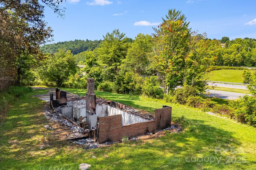 1672 Crossroads Parkway Mars Hill, NC 28754