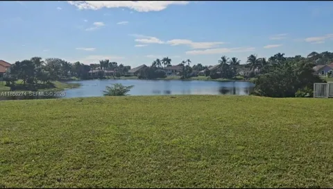 8280 NW 43 St