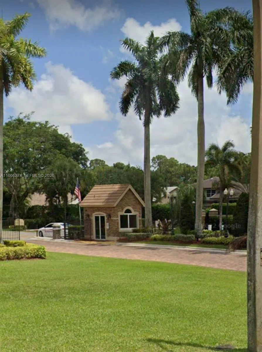 8280 NW 43 St Coral Springs, FL 33065