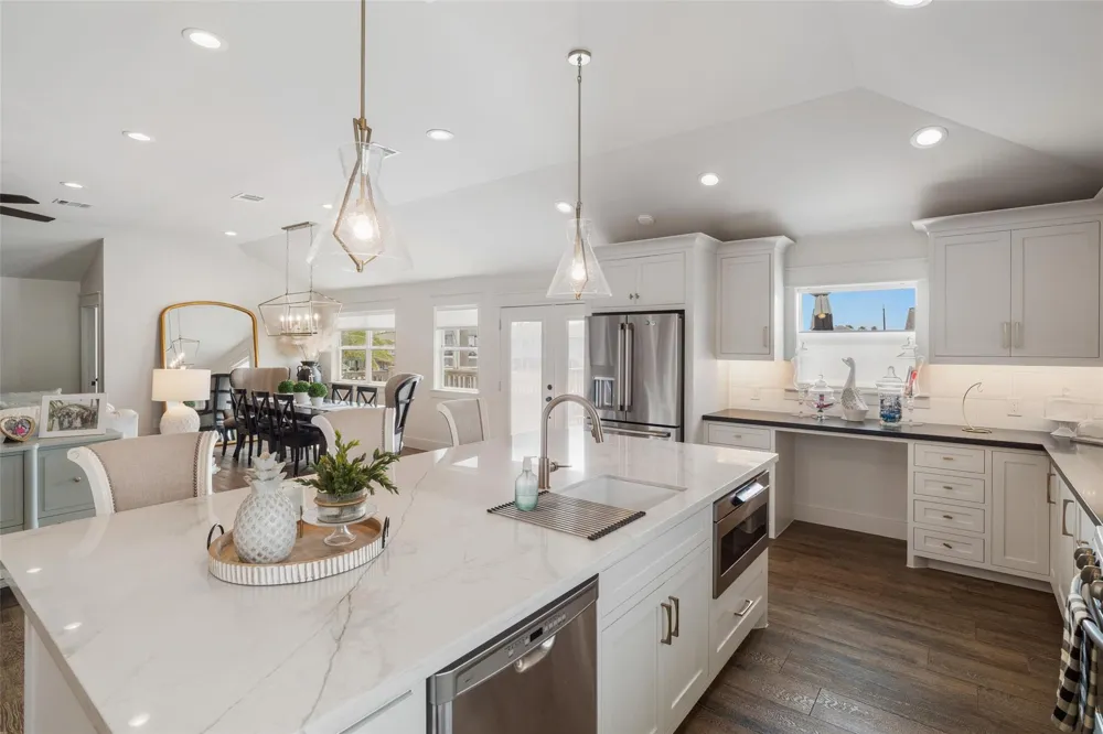 276 Barracuda Street Bayou Vista, TX 77563