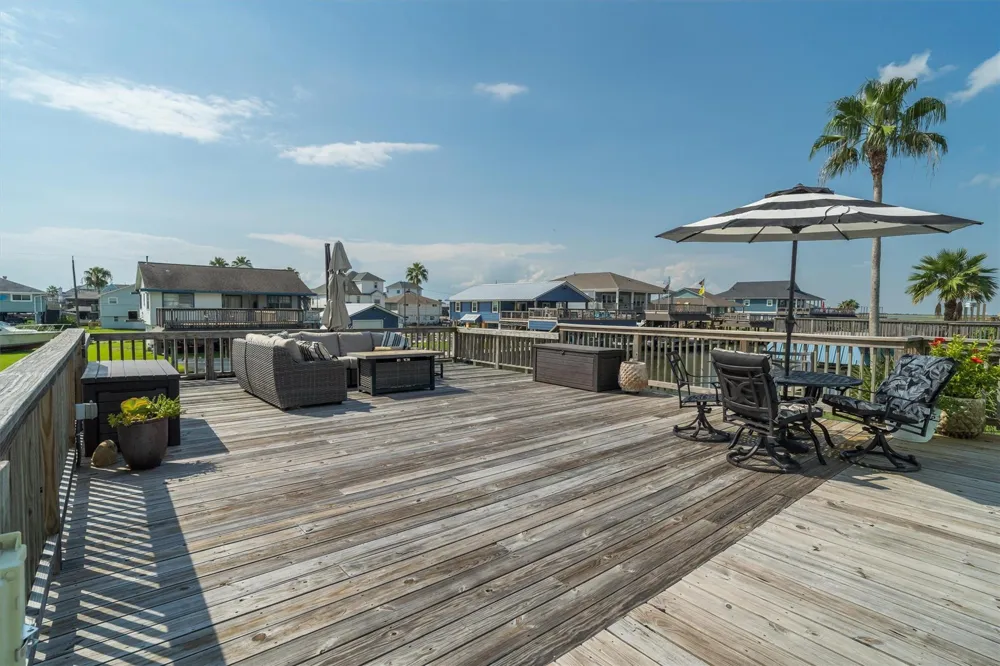 276 Barracuda Street Bayou Vista, TX 77563