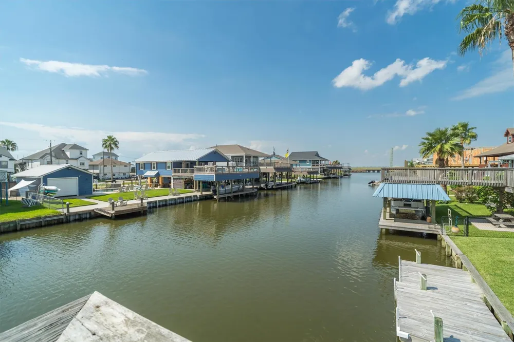 276 Barracuda Street Bayou Vista, TX 77563