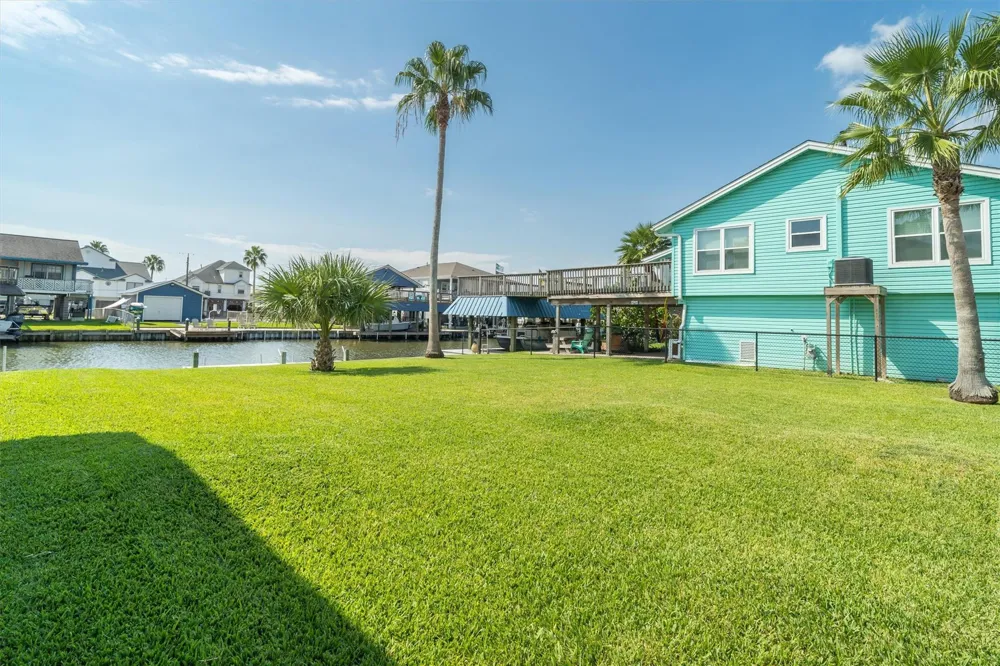 276 Barracuda Street Bayou Vista, TX 77563