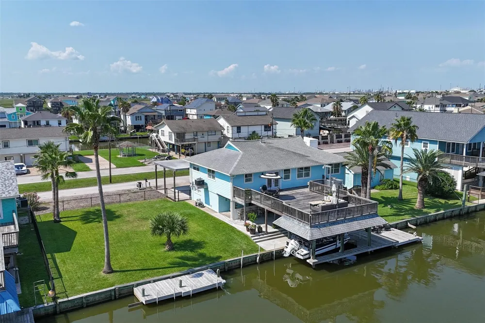 276 Barracuda Street Bayou Vista, TX 77563