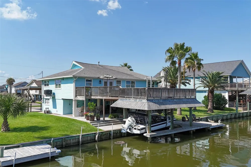 276 Barracuda Street Bayou Vista, TX 77563
