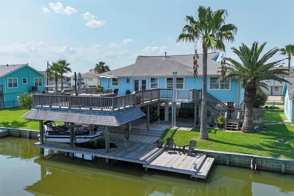 276 Barracuda Street Bayou Vista, TX 77563