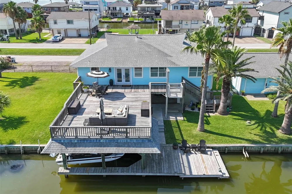 276 Barracuda Street Bayou Vista, TX 77563