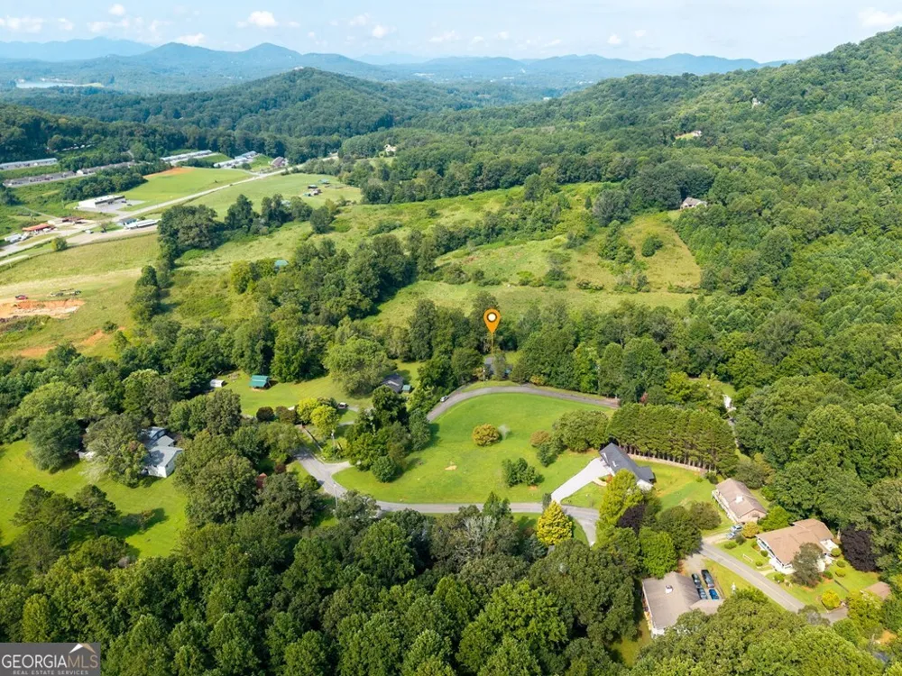 55 Chatuge Hills DR Hayesville, NC 28904