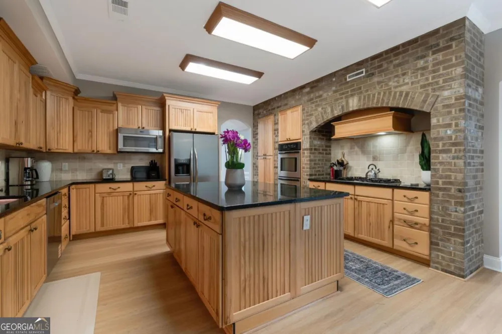 100 Hardwood LN Canton, GA 30115