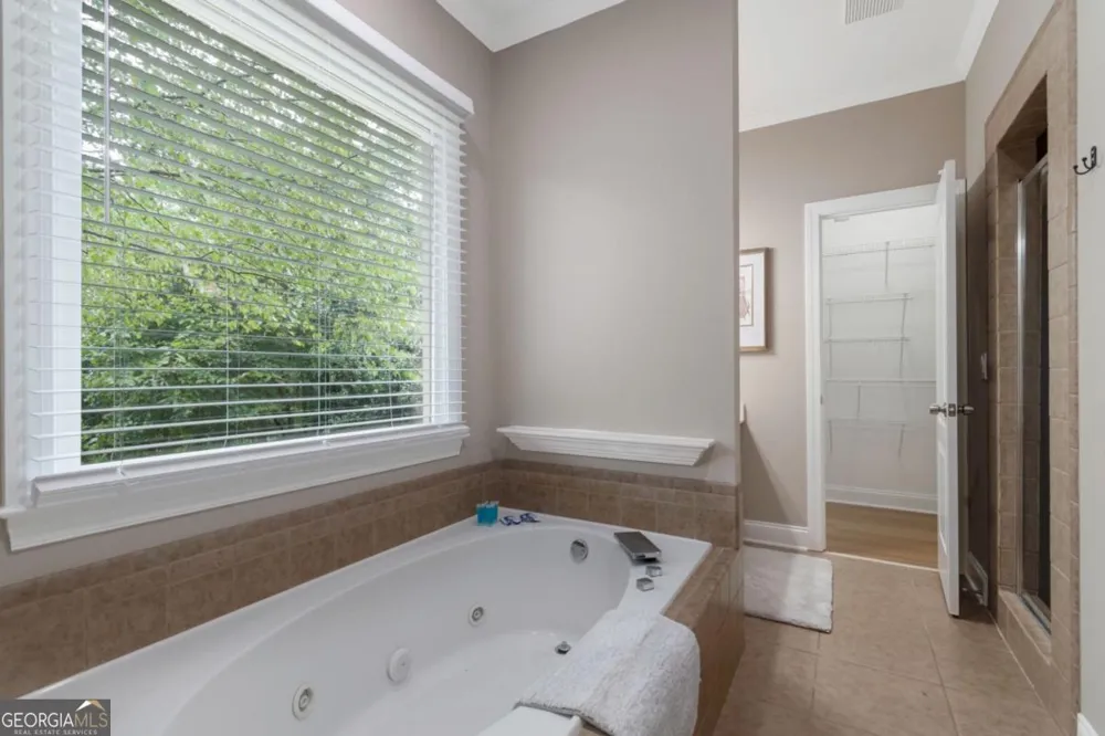 100 Hardwood LN Canton, GA 30115