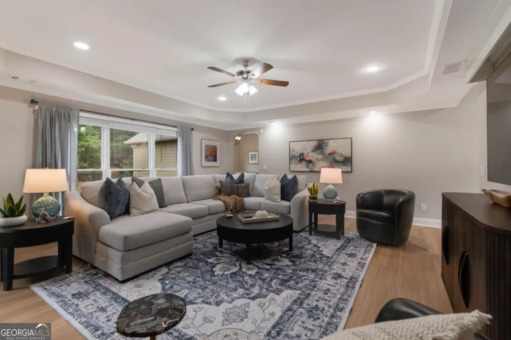 100 Hardwood LN Canton, GA 30115