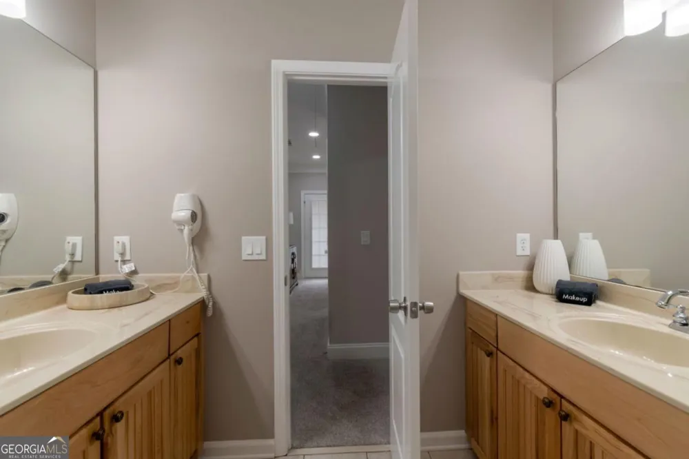 100 Hardwood LN Canton, GA 30115