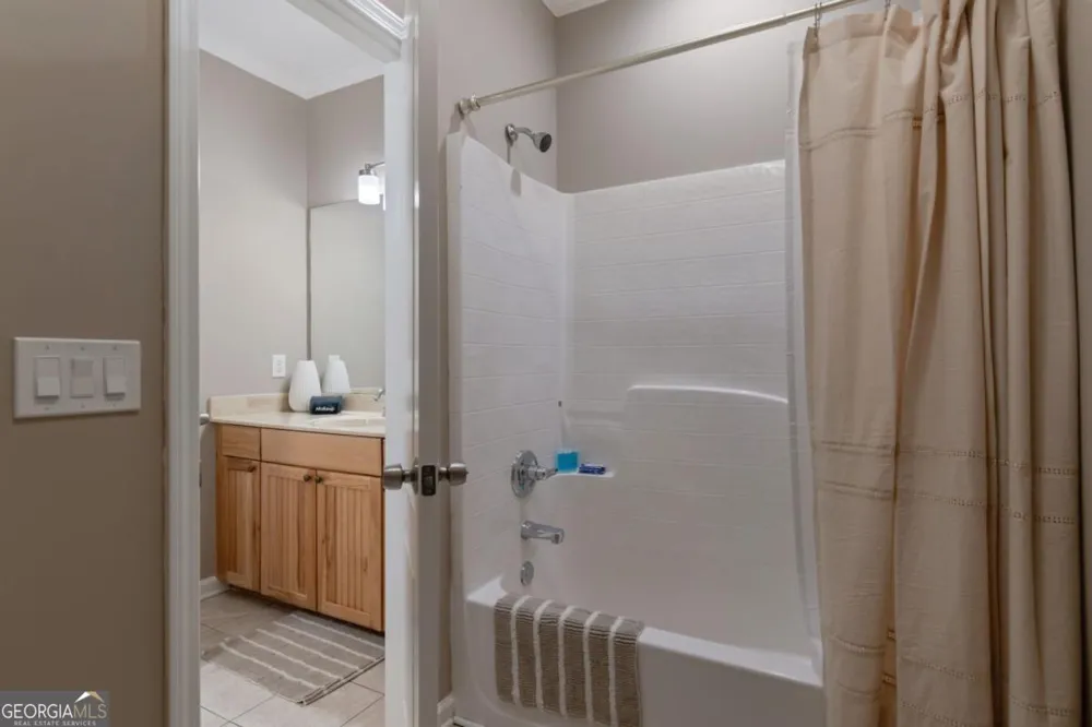 100 Hardwood LN Canton, GA 30115