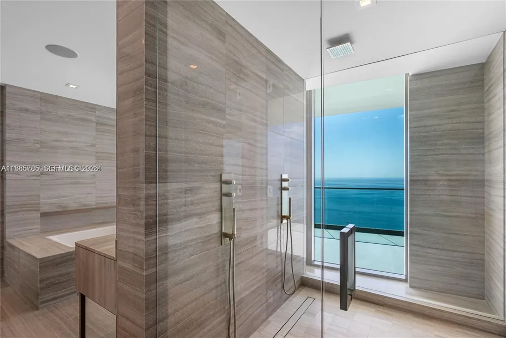 18975 Collins Ave #4600 Sunny Isles Beach, FL 33160