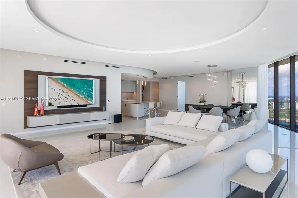 18975 Collins Ave #4600 Sunny Isles Beach, FL 33160