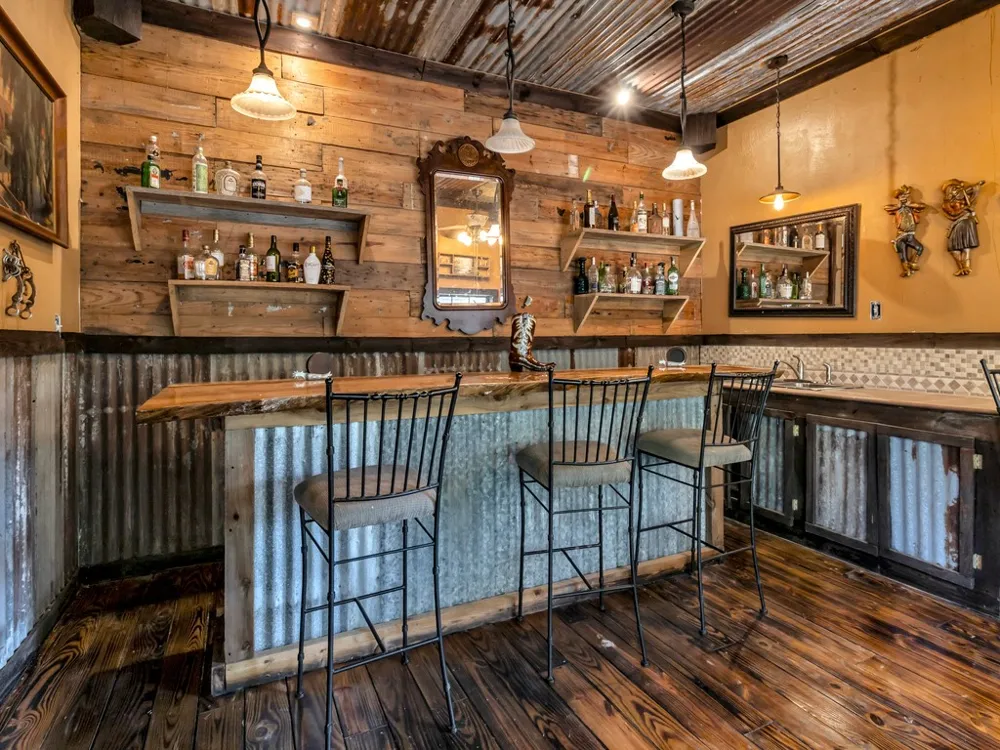 750 US HIGHWAY 287 Palestine, TX 75803