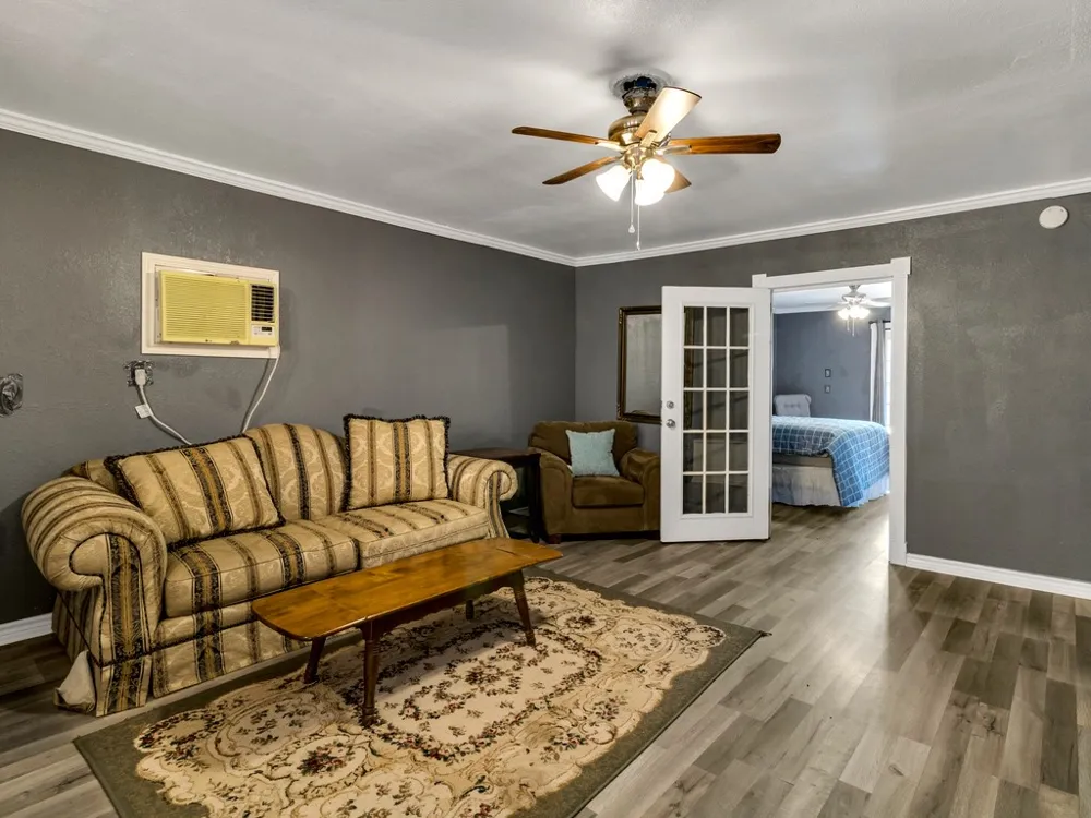 750 US HIGHWAY 287 Palestine, TX 75803