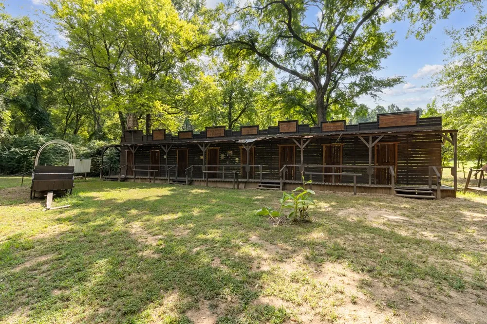 750 US HIGHWAY 287 Palestine, TX 75803