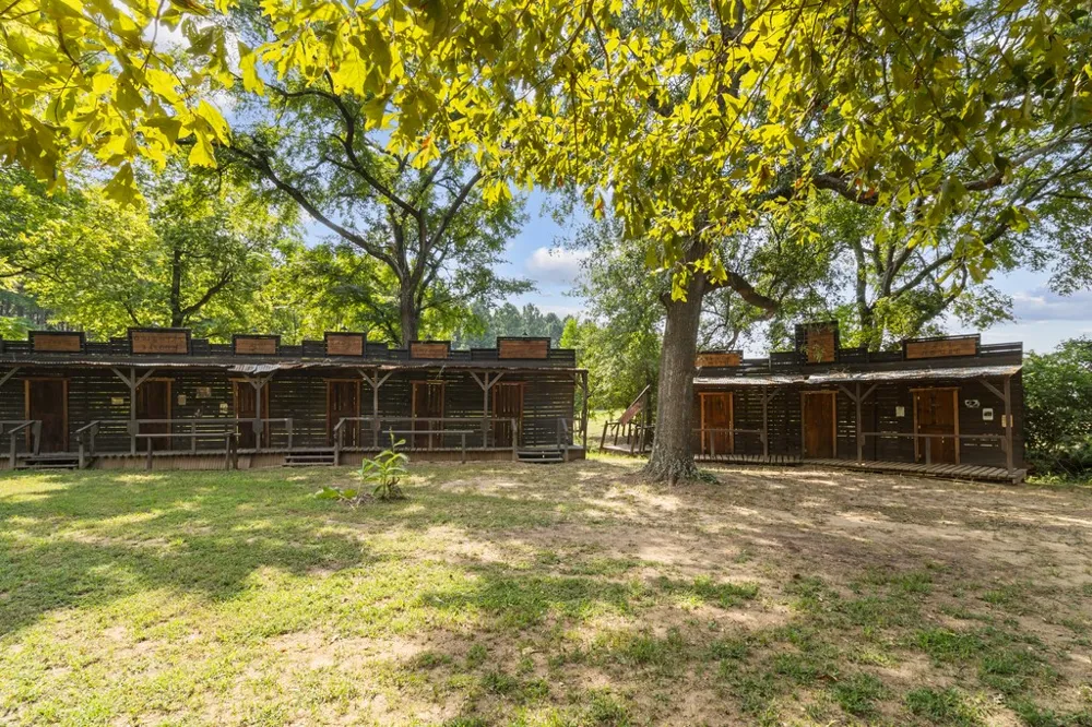 750 US HIGHWAY 287 Palestine, TX 75803