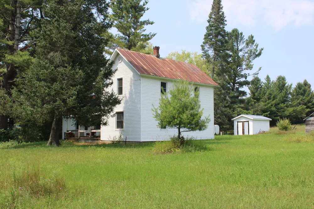 2838 W Trask Lake Rd Barton City, MI 48705