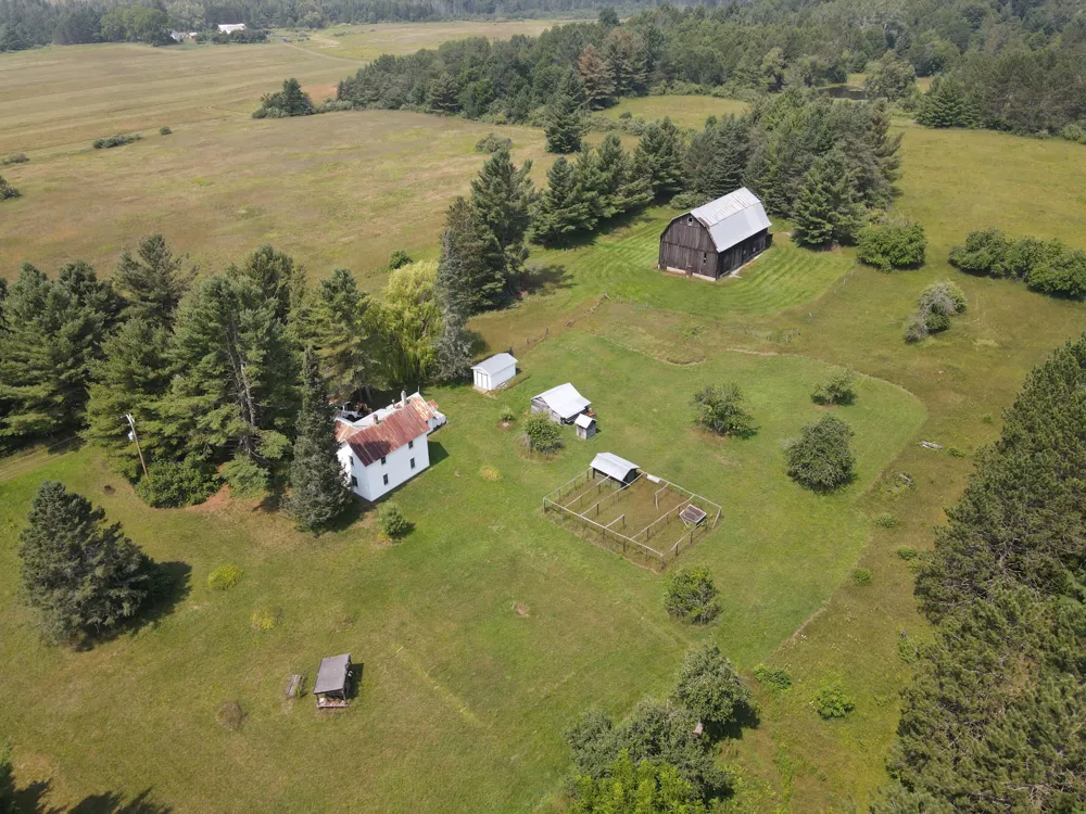 2838 W Trask Lake Rd Barton City, MI 48705