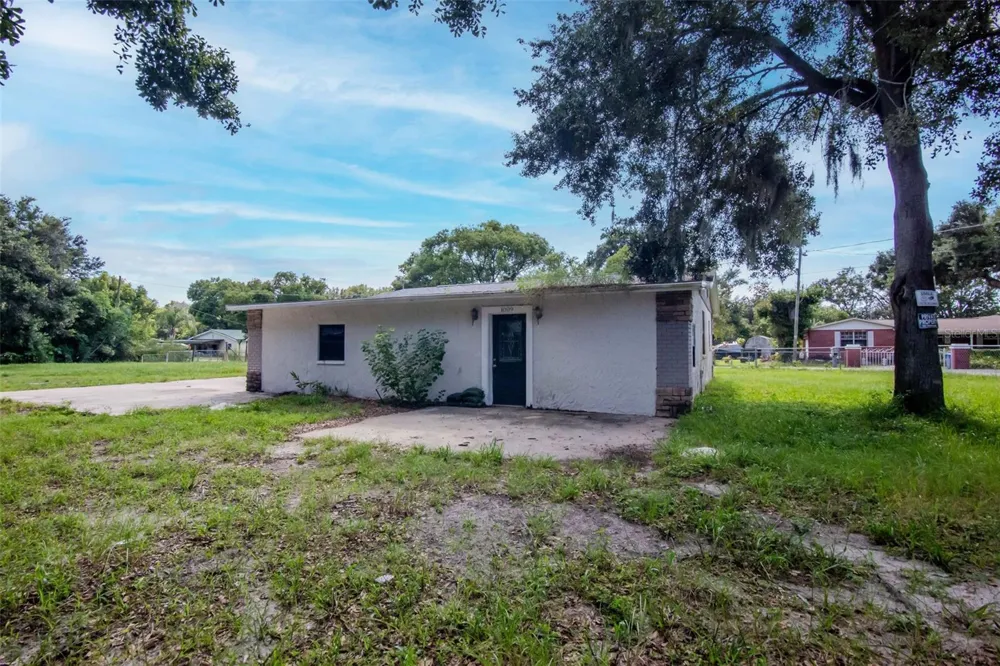 1009 MERCER LOOP Plant City, FL 33567