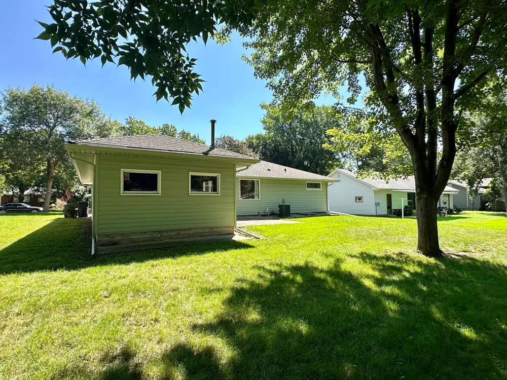 1115 Elmhurst Avenue Luverne, MN 56156