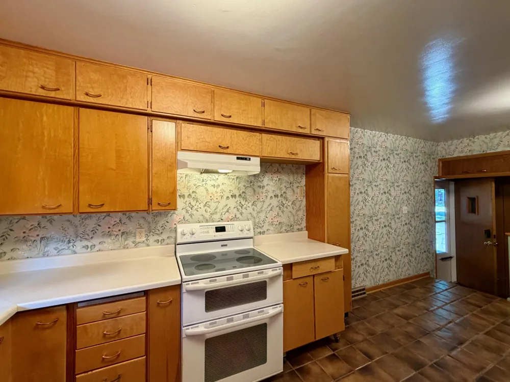 1115 Elmhurst Avenue Luverne, MN 56156