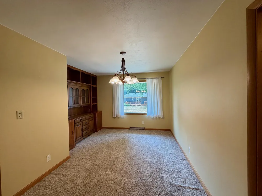 1115 Elmhurst Avenue Luverne, MN 56156