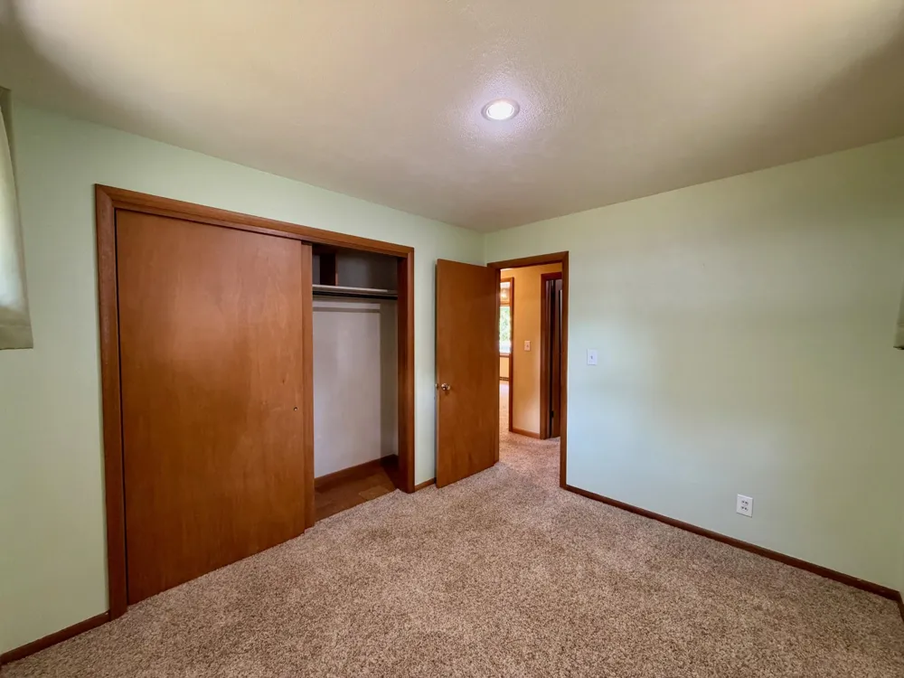 1115 Elmhurst Avenue Luverne, MN 56156