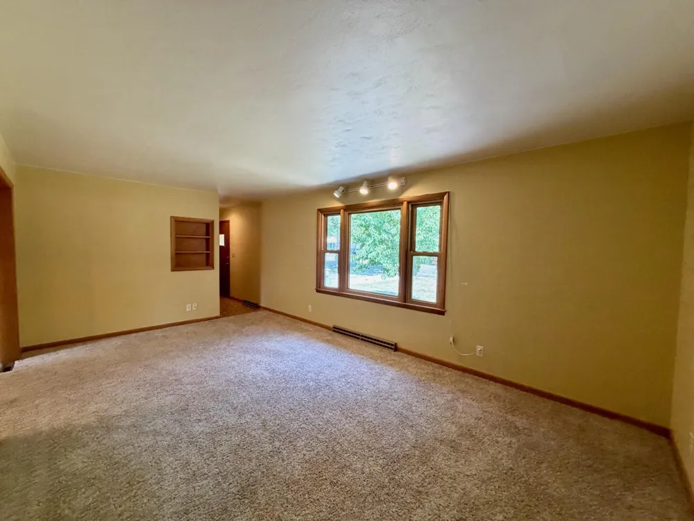 1115 Elmhurst Avenue Luverne, MN 56156