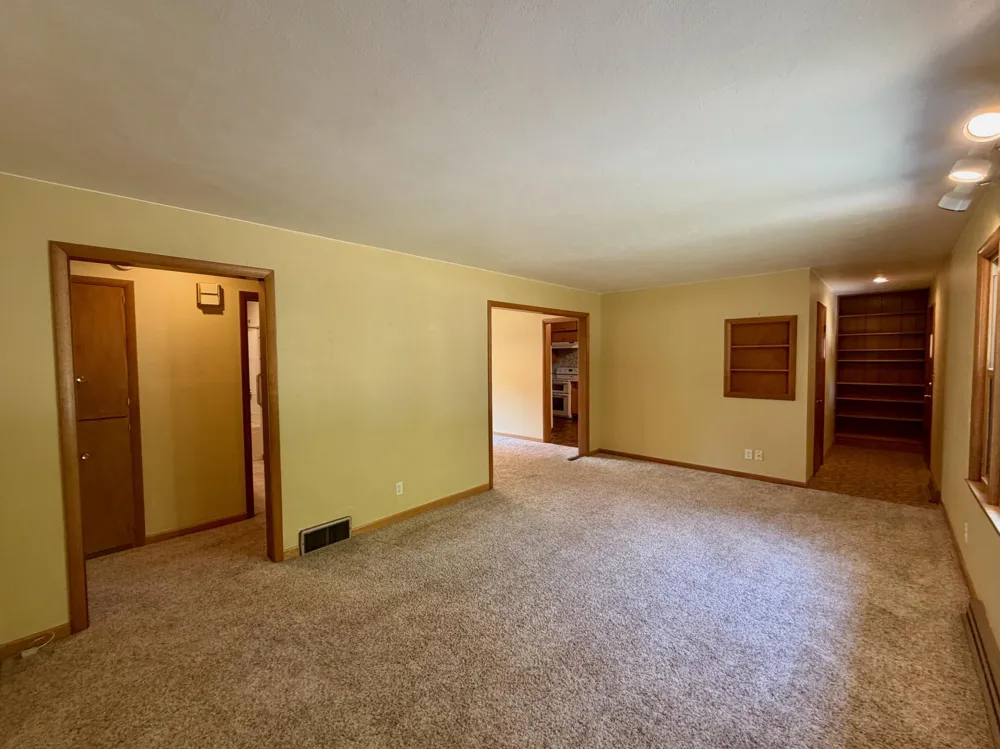 1115 Elmhurst Avenue Luverne, MN 56156