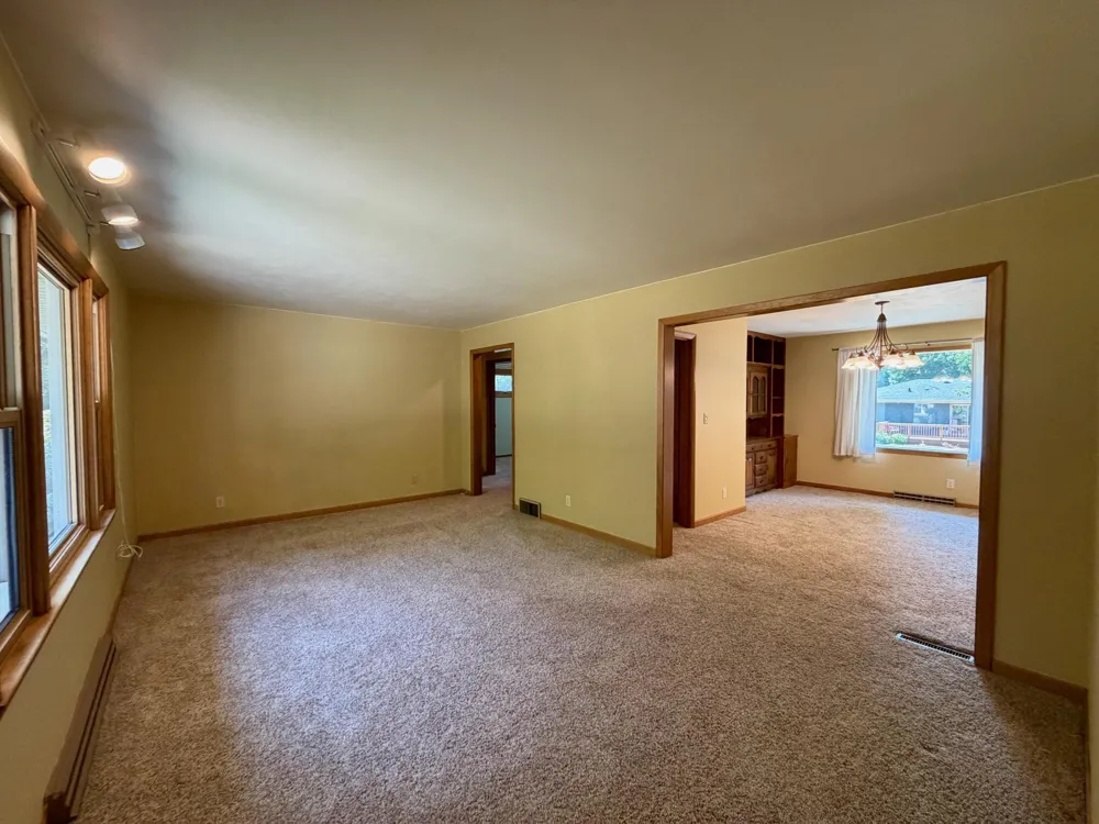 1115 Elmhurst Avenue Luverne, MN 56156