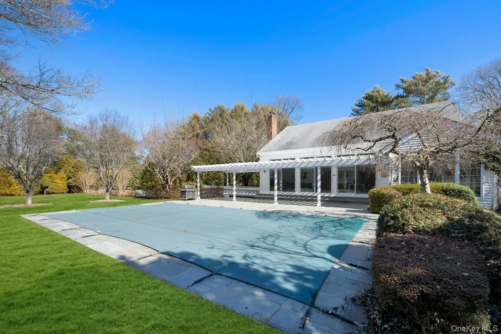94 S Country Road Remsenburg, NY 11960