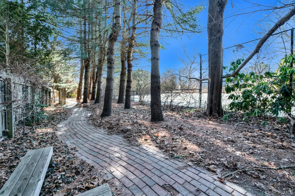 94 S Country Road Remsenburg, NY 11960
